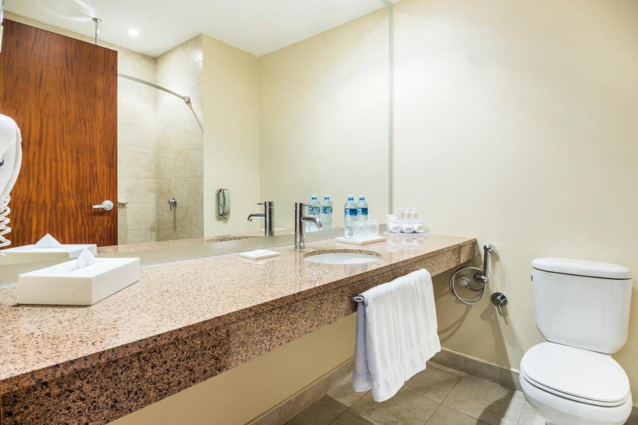 Holiday Inn Express Quito By Ihg Extérieur photo