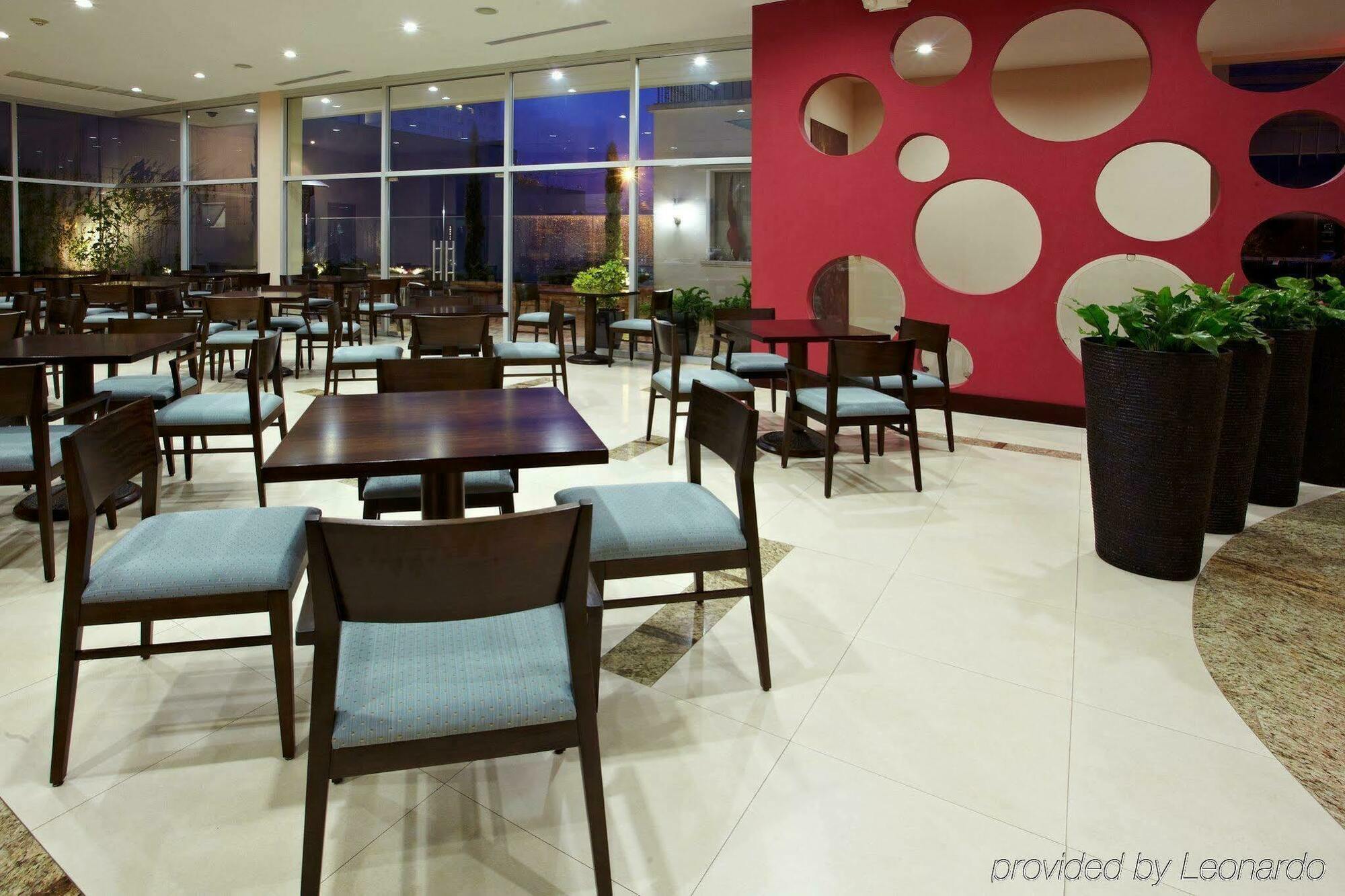 Holiday Inn Express Quito By Ihg Extérieur photo