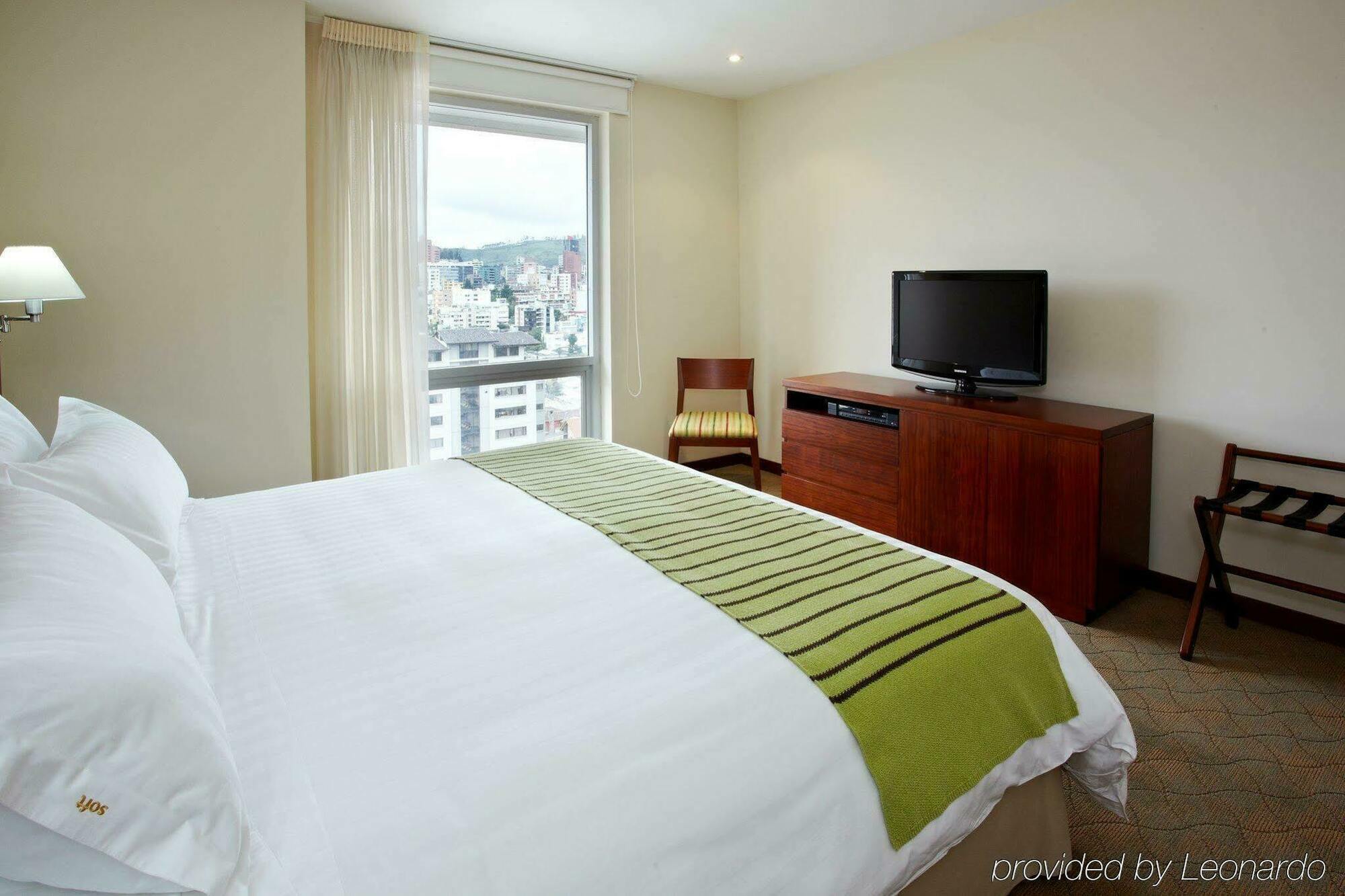 Holiday Inn Express Quito By Ihg Extérieur photo