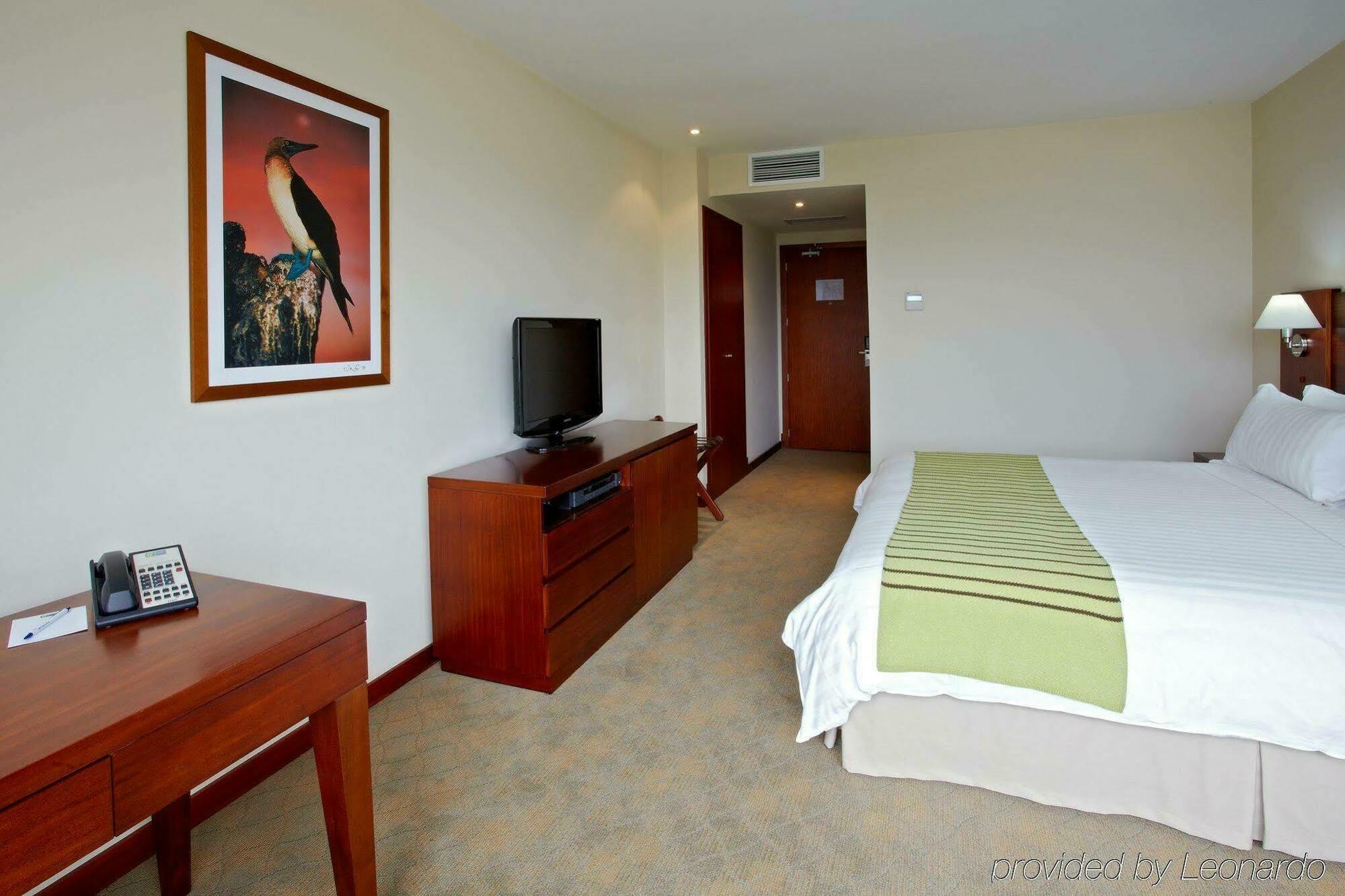 Holiday Inn Express Quito By Ihg Extérieur photo