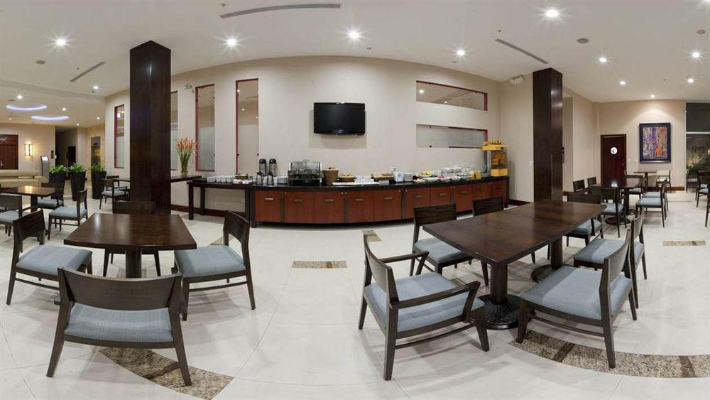 Holiday Inn Express Quito By Ihg Extérieur photo